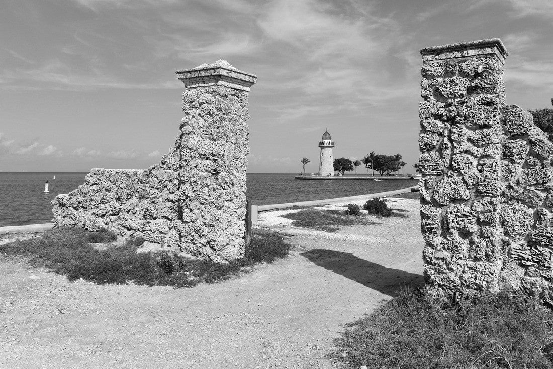 Noah Jigsaw Puzzle Lighthouse in Biscayne National Park, Florida in black white 2000 pieces