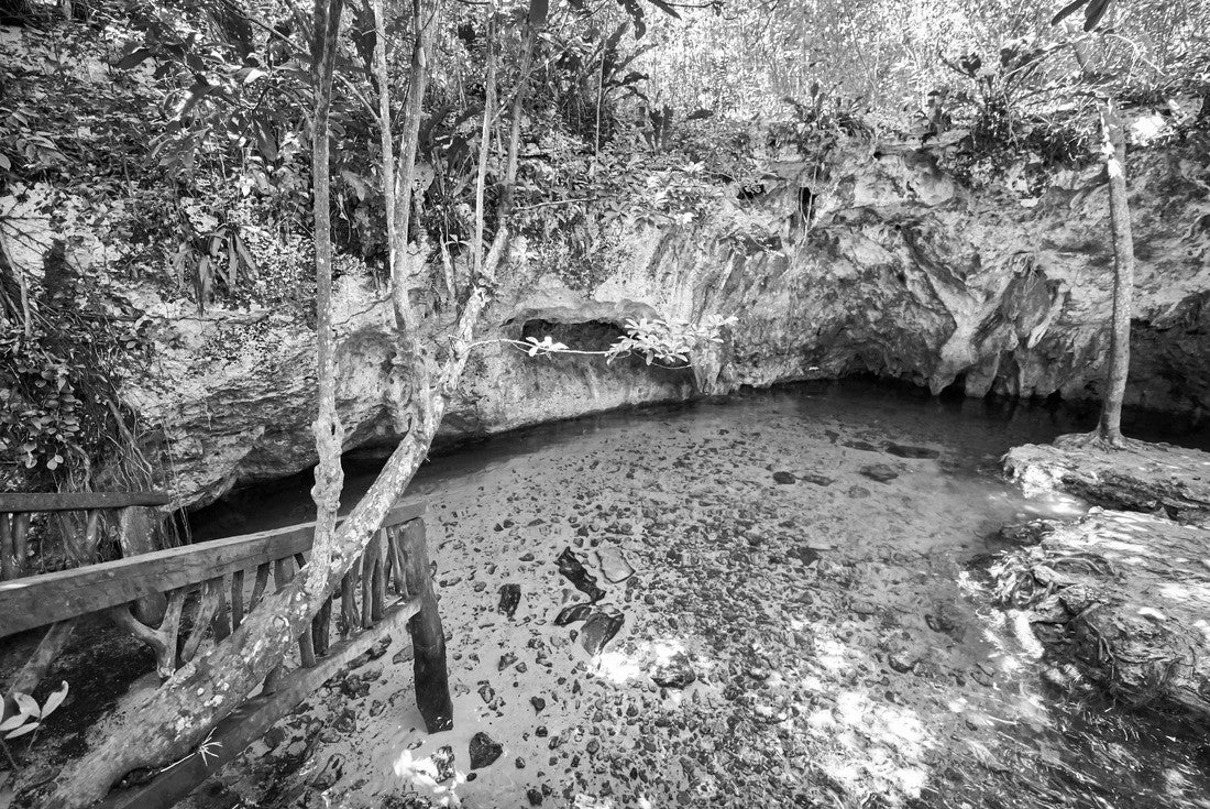 The cave with turquoise water at Gran Cenote in Riviera maya - quintana roo, Mexico 2000pc PuzzleBlack and White