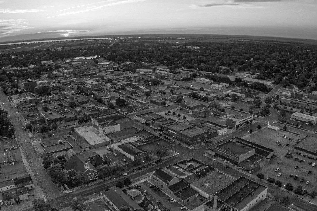 Watertown, South Dakota during a Summer Sunset 2000pc PuzzleBlack and White