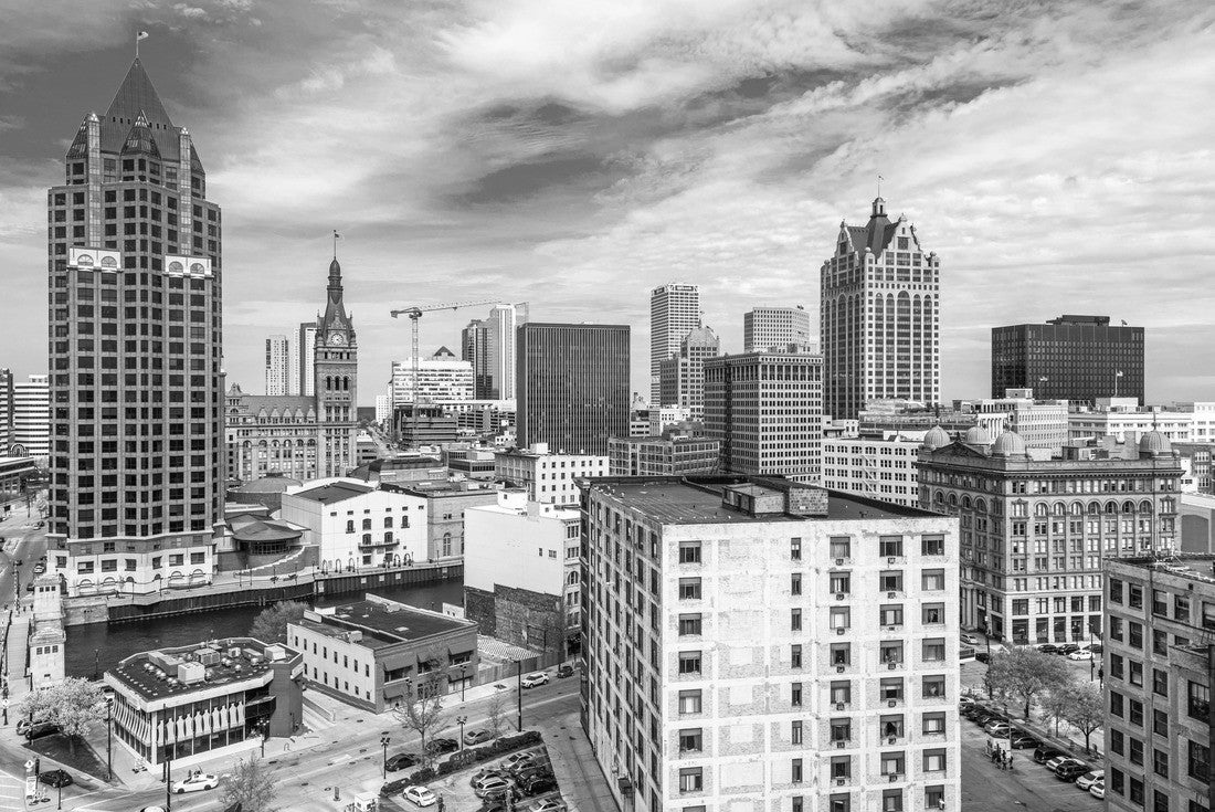 Milwaukee, Wisconsin, USA downtown skyline in the afternoon 2000pc PuzzleBlack and White