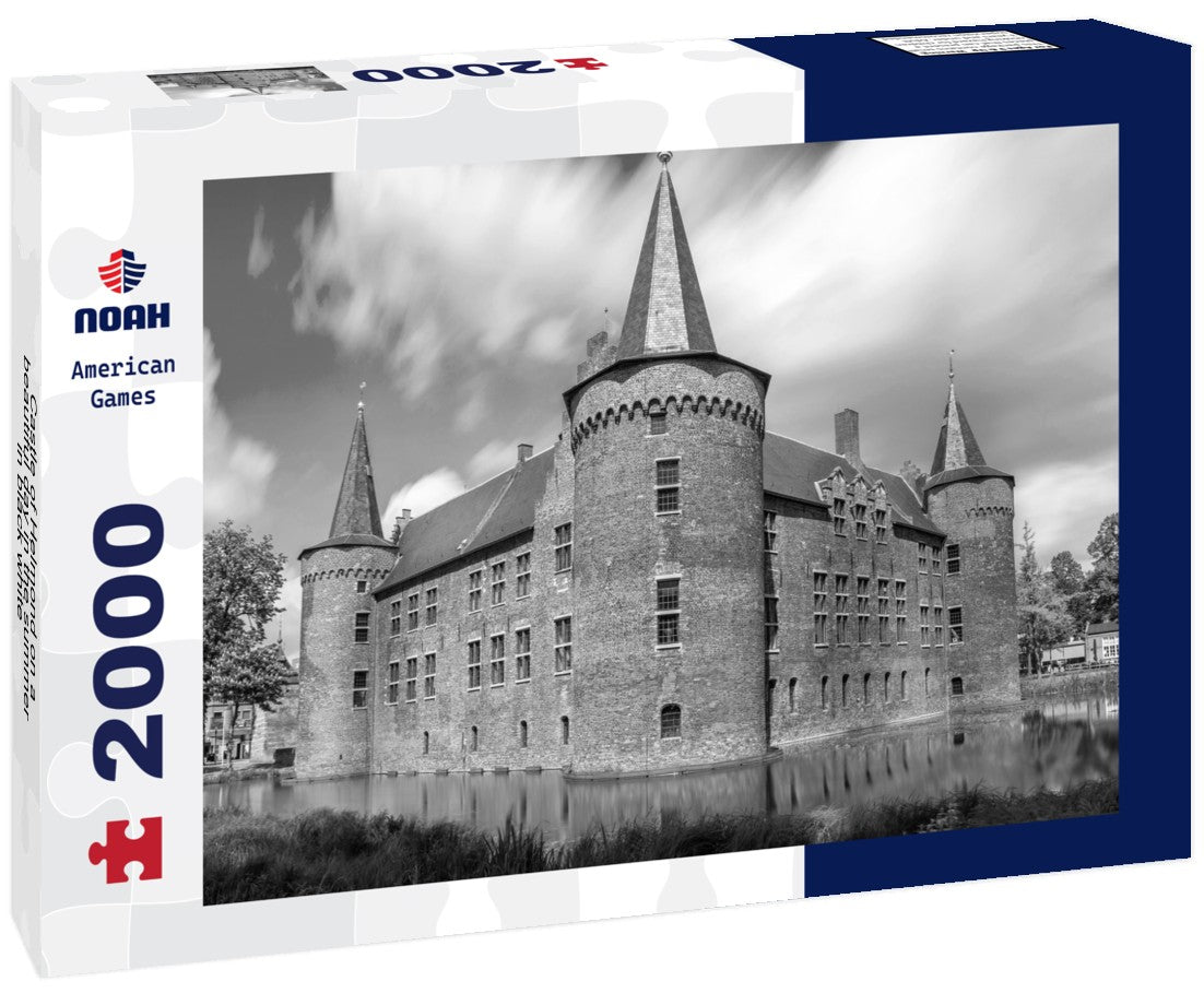 Castle of Helmond on a beautiful day in the summer 2000pc PuzzleBlack and White