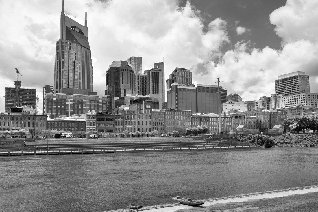 City of Nashville Tennessee on the Cumberland River in Tennessee USA 2000pc PuzzleBlack and White