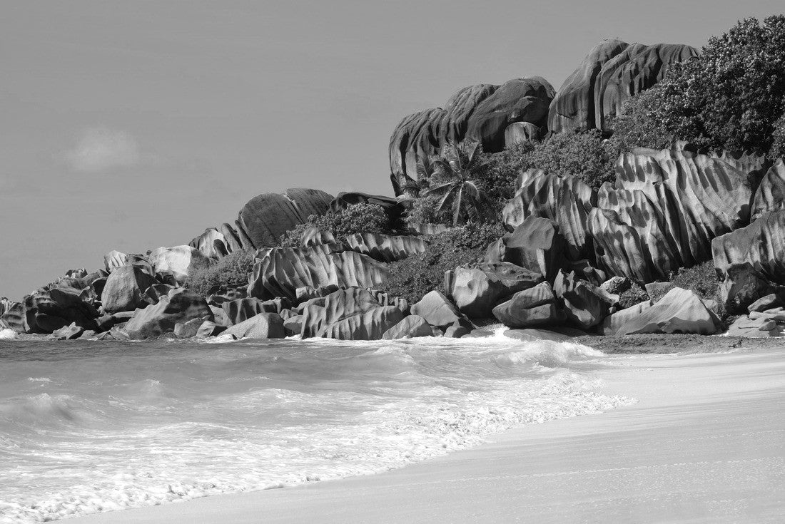 Grande Anse beach in La Digue Island, Seychelles 2000pc PuzzleBlack and White