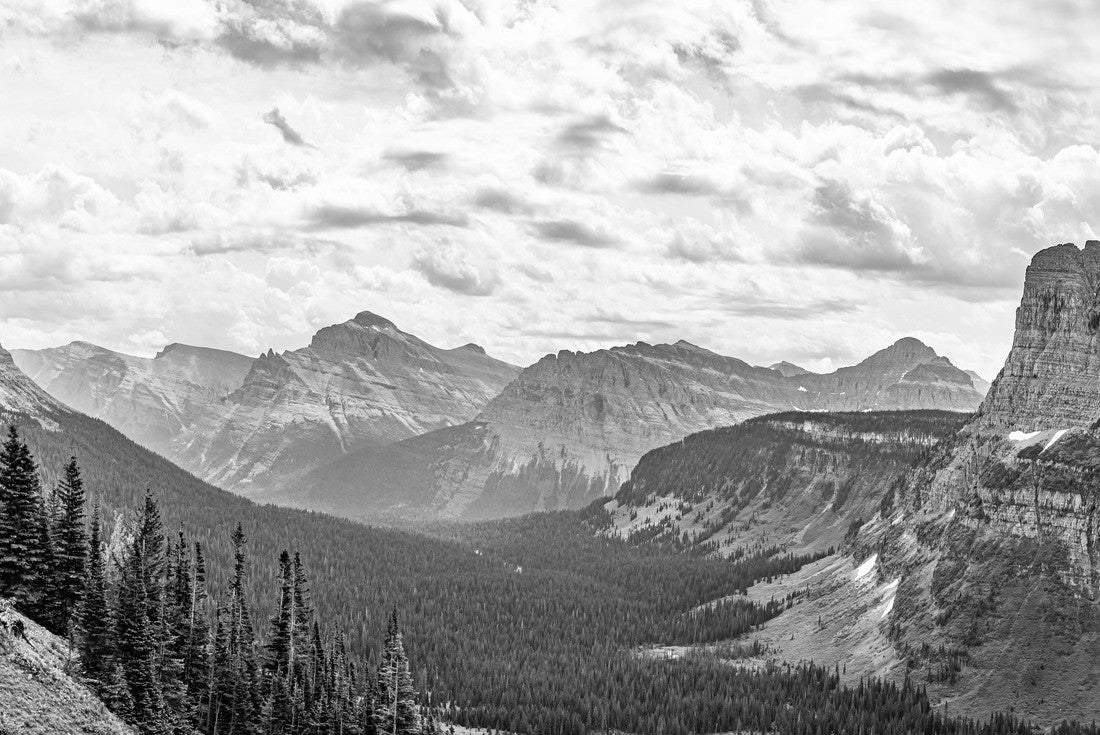 Glacier National Park in the Rocky Mountain Range of Montana 2000pc PuzzleBlack and White