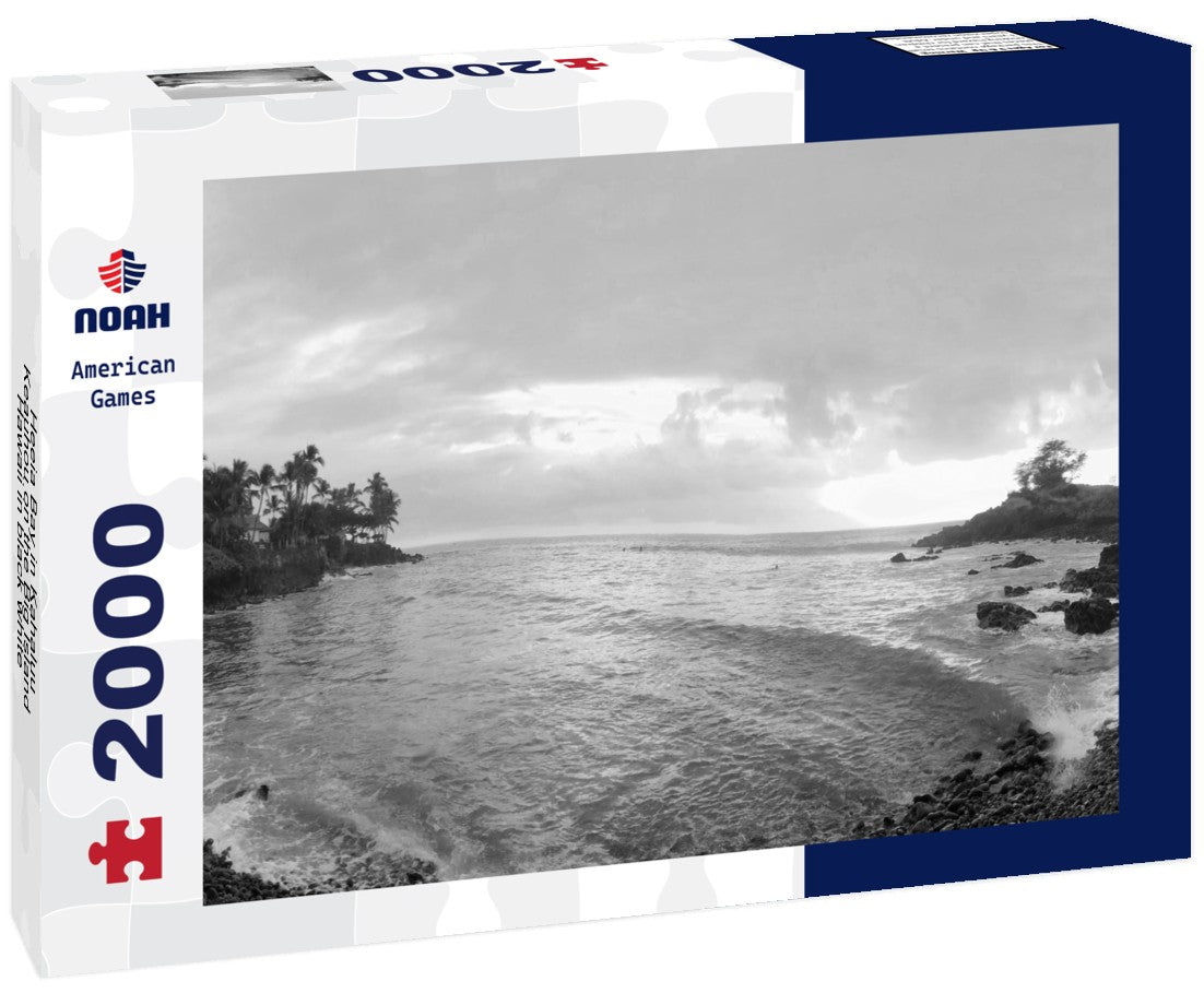 Heeia Bay in Kahaluu-Keauhou on the Big Island Hawaii 2000pc PuzzleBlack and White