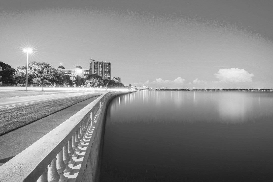 Sunset in Tampa Florida in Bayshore Boulevard 2000pc PuzzleBlack and White