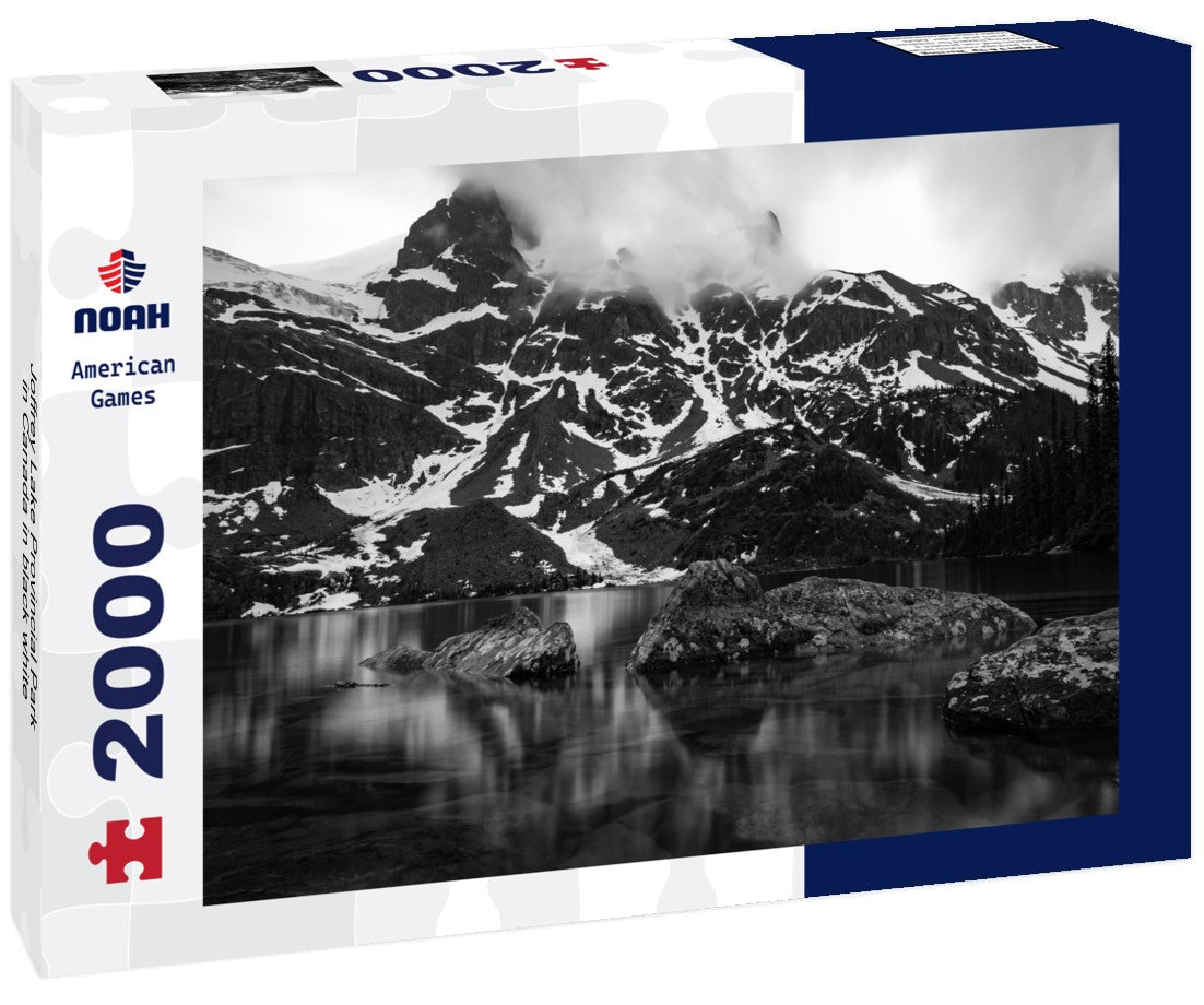 Joffrey Lake Provincial Park in Canada 2000pc PuzzleBlack and White