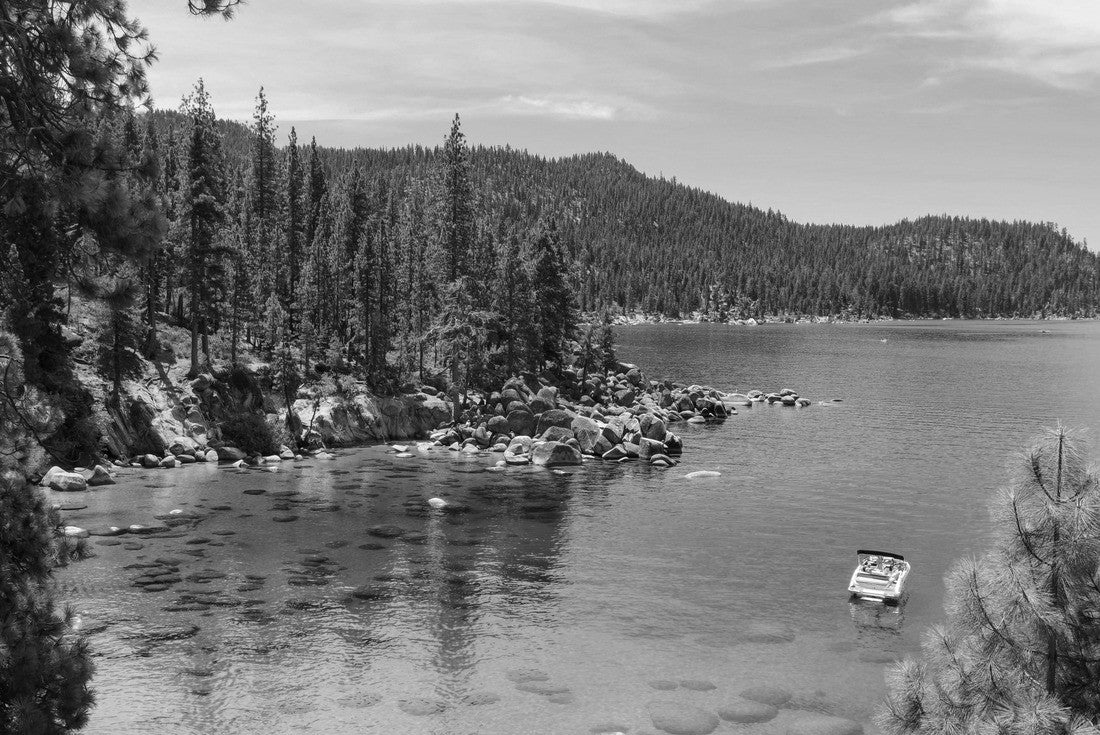 Noah Jigsaw Puzzle Lake Tahoe from the Nevada side on a clear, sunny day in black white 2000 pieces