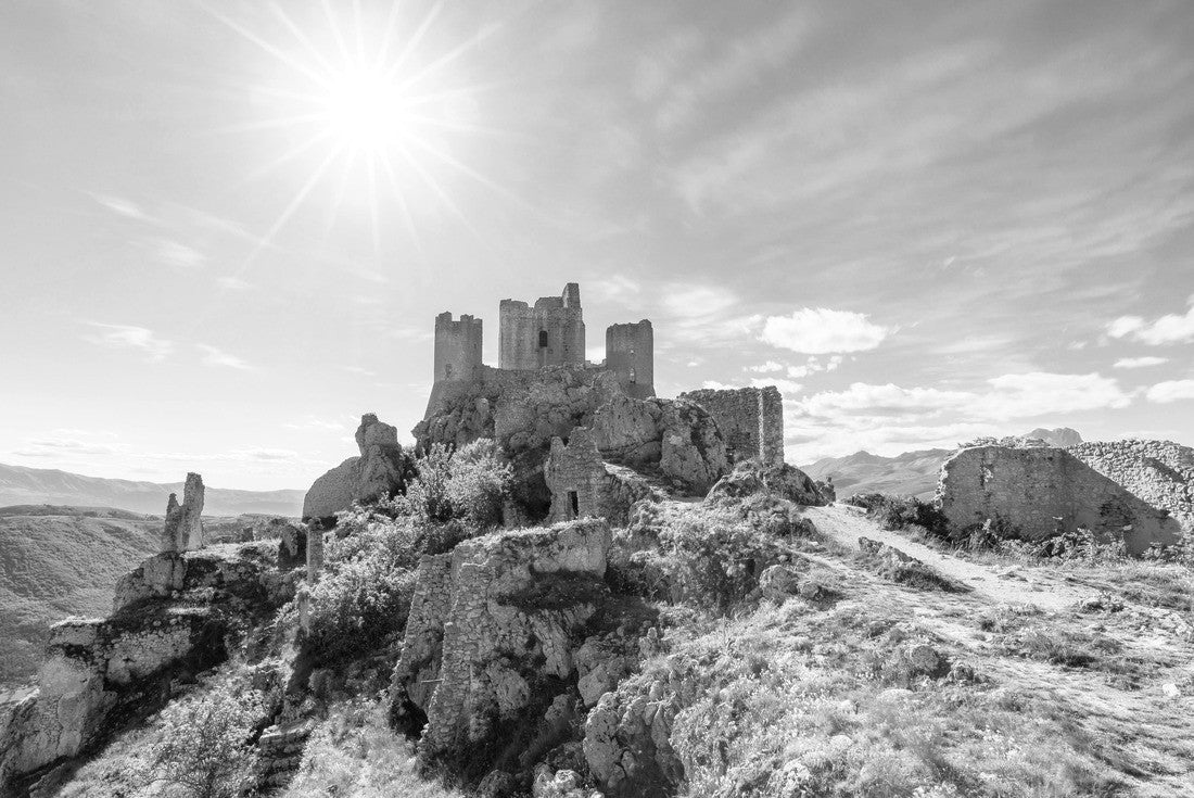 Italy Gran Sasso National Park mountain range in Abruzzo region in landscape 2000pc PuzzleBlack and White