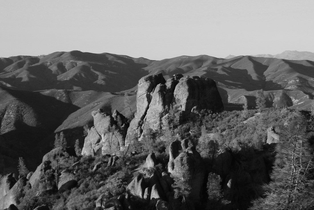Noah Jigsaw Puzzle Landscape of Pinnacles National Park, California in black white 2000 pieces