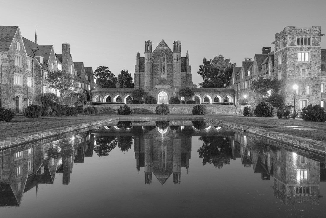Historic campus at dusk in Floyd County, Georgia, USA 2000pc PuzzleBlack and White