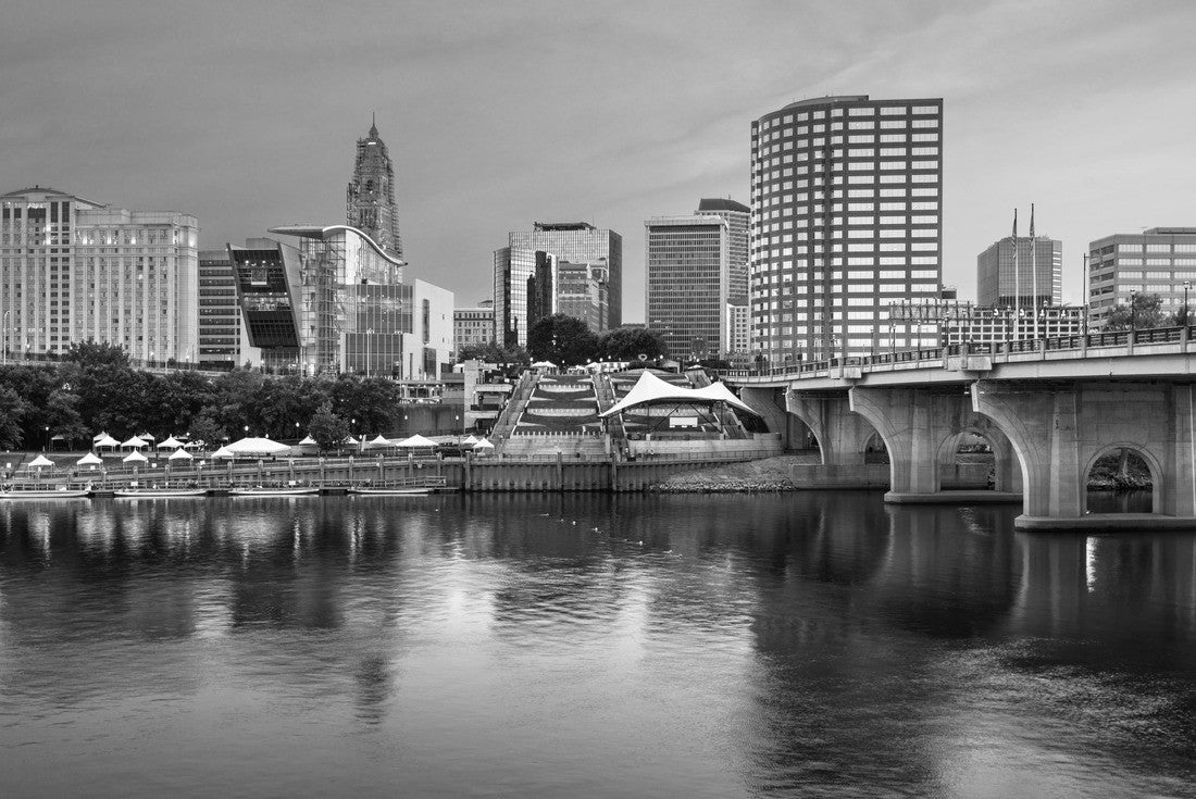 Hartford, Connecticut, USA Downtown skyline and river at dusk 2000pc PuzzleBlack and White