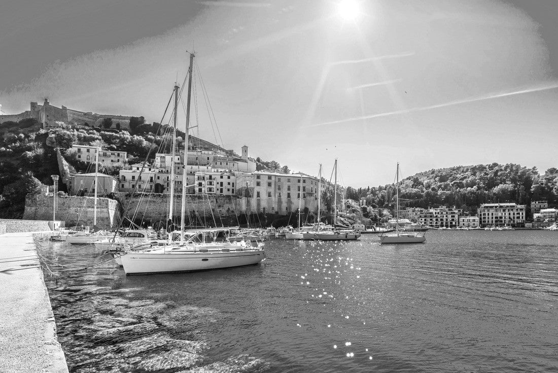 Village of Porto Ercole and boats in the harbor. Monte Argentario, Maremma Grosseto Tuscany, Italy 2000pc PuzzleBlack and White