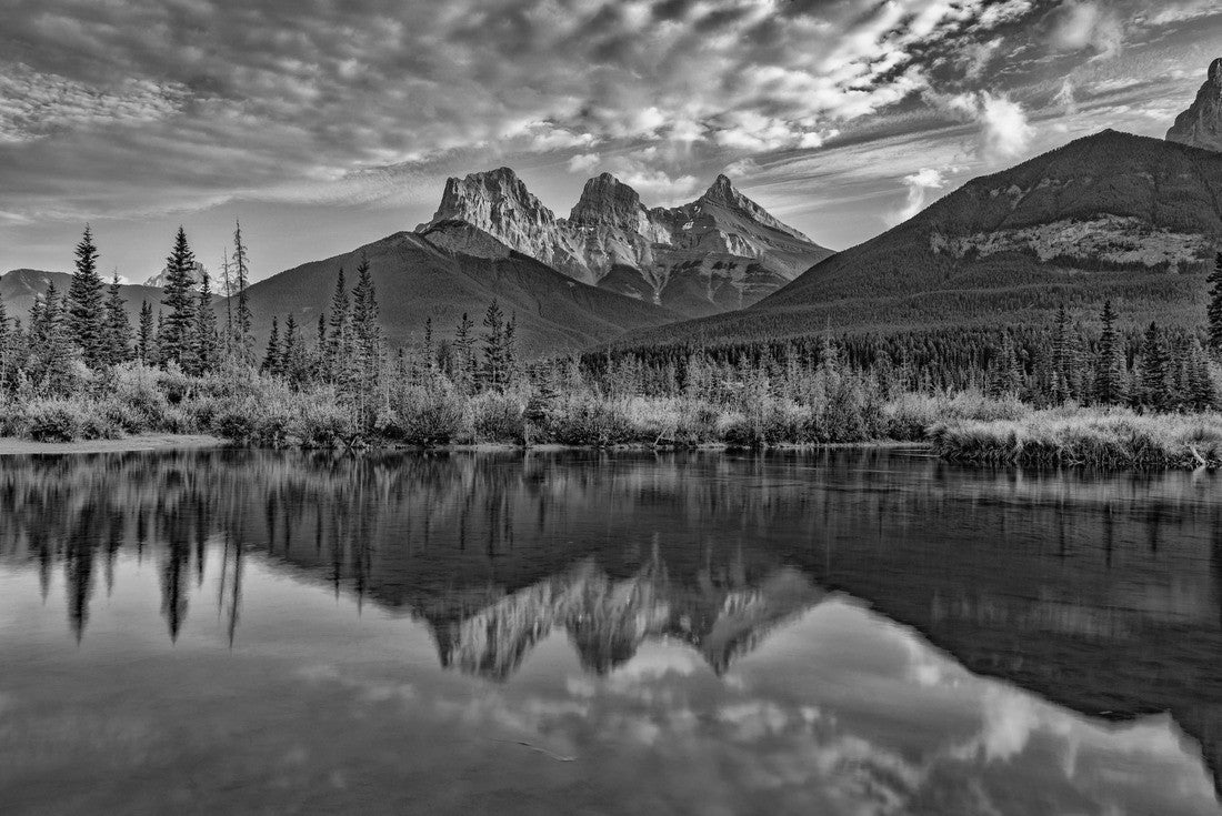Three Sisters peaks Canmore Alberta Canada 2000pc PuzzleBlack and White