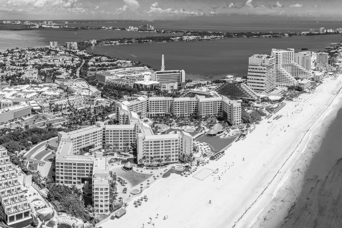 Noah Jigsaw Puzzle Aerial view north of the Hotel Zone (Zona Hotelera) and the beautiful beaches of Cancun, Mexico in black white 2000 pieces