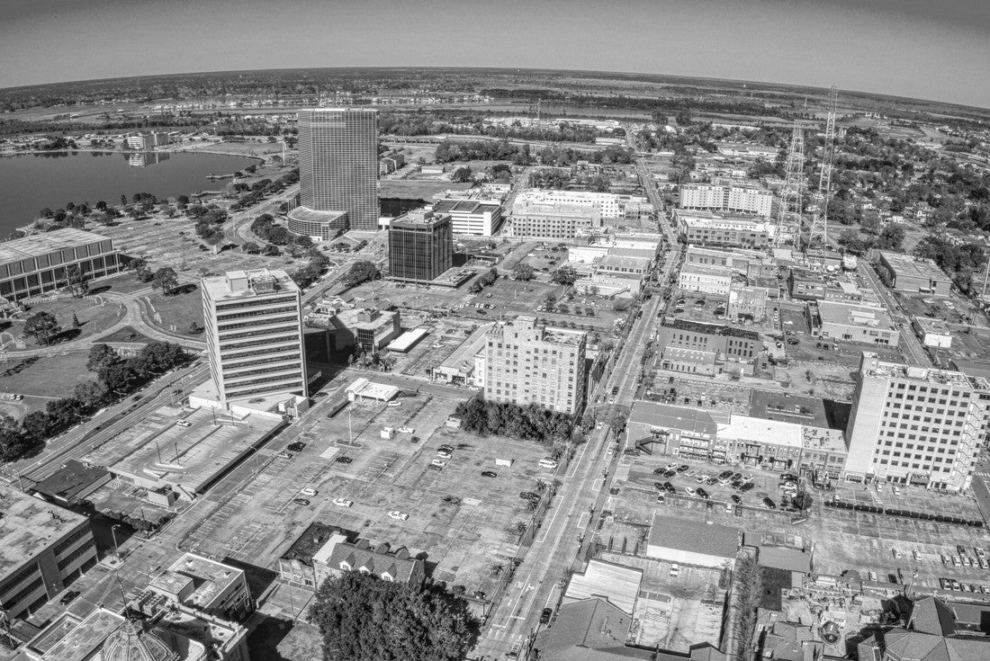 Lake Charles is a Town in Eastern Louisiana 2000pc PuzzleBlack and White