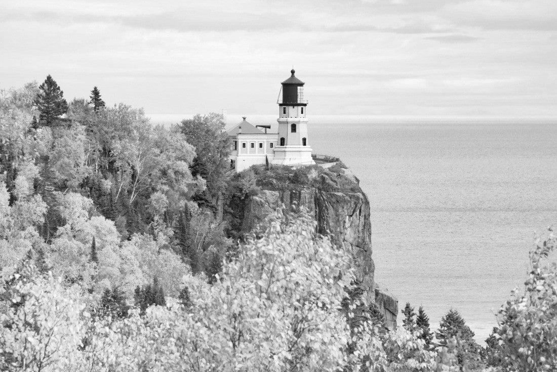 Noah Jigsaw Puzzle Split Rock lighthouse on the north shore of Lake Superior in Minnesota in the fall in black white 2000 pieces