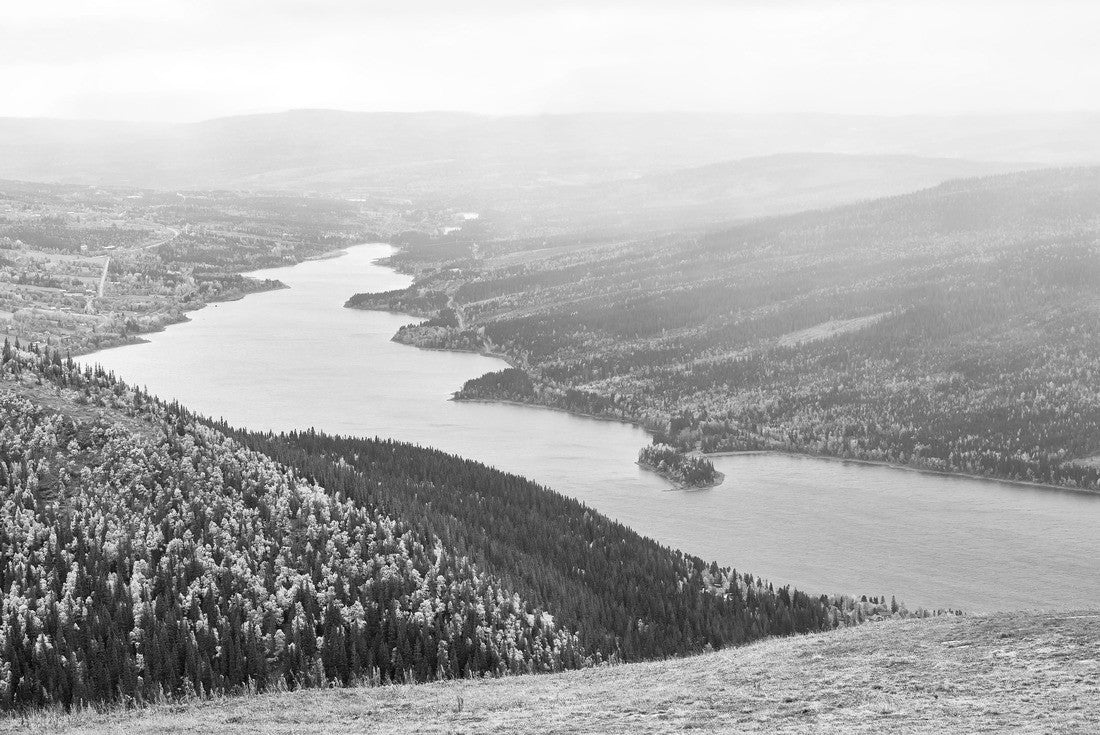 Noah Jigsaw Puzzle View from the high mountains in Åre, looking down on Lake Åre and the autumn mountain landscape of Jämtland County in Sweden in black white 2000 pieces