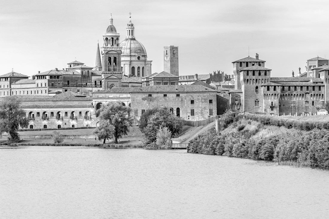 Noah Jigsaw Puzzle Panoramic view of the city of Mantova (Mantua) with lake (Lago di Mezzo) - Italy in black white 2000 pieces