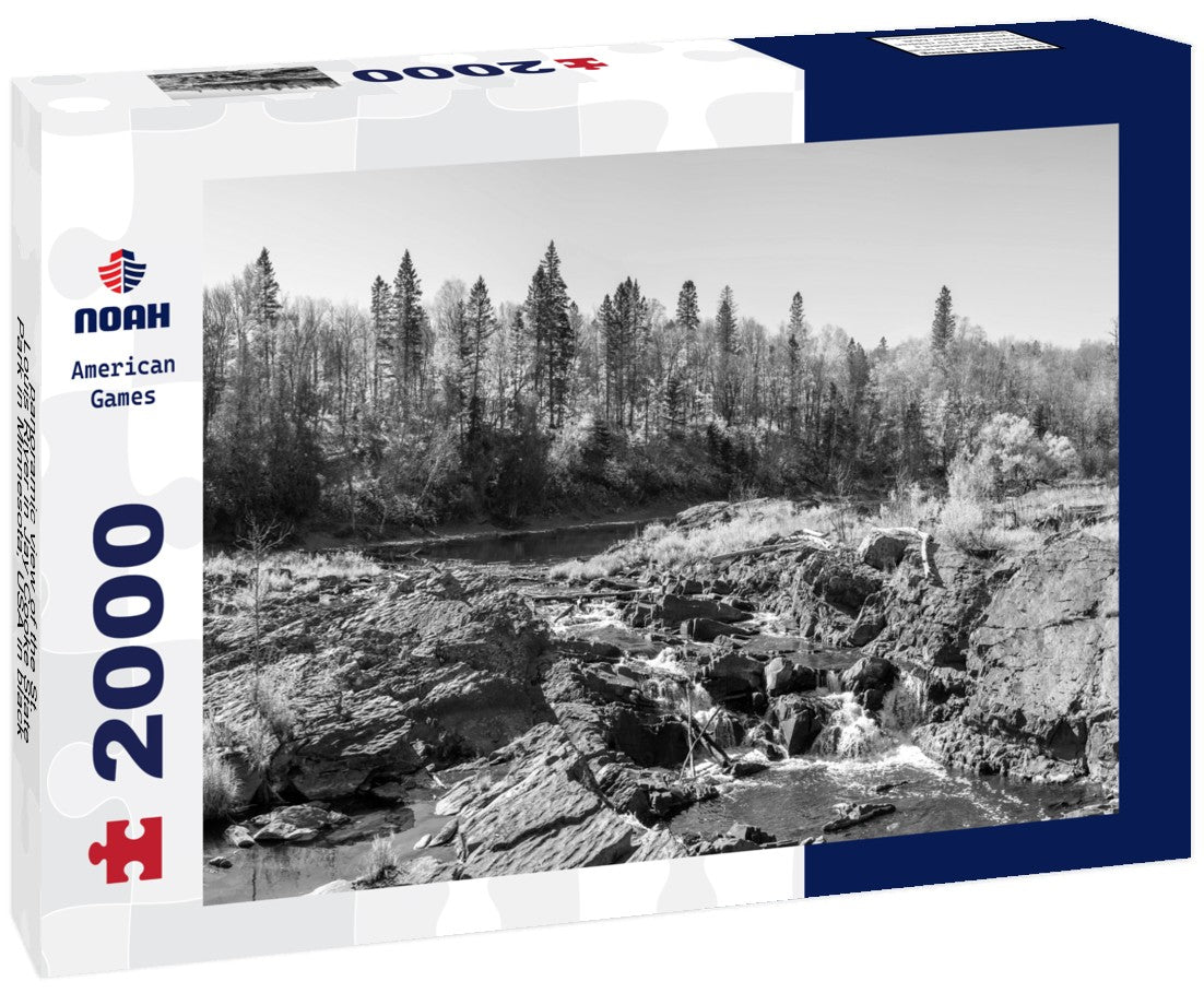 the St. Louis River in Jay Cooke State Park in Minnesota, USA 2000pc PuzzleBlack and White