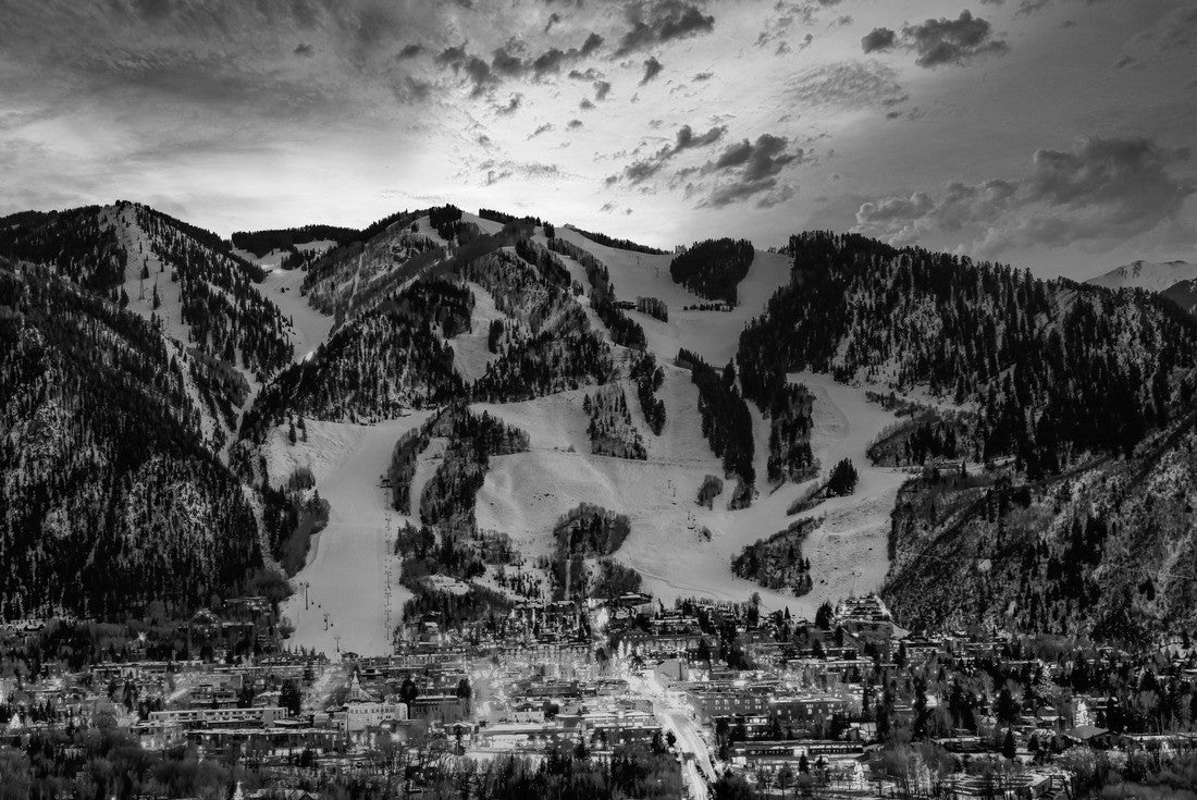 Noah Jigsaw Puzzle Aspen City skyline with dramatic sunset in black white 2000 pieces