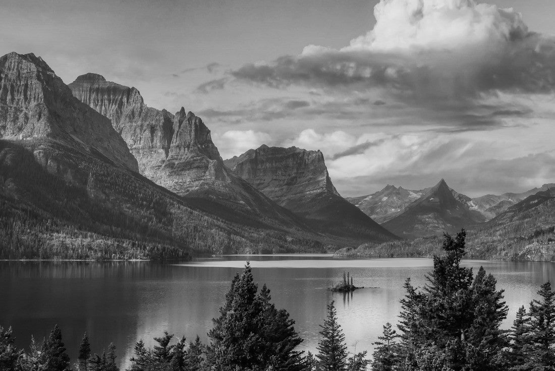 Noah Jigsaw Puzzle Beautiful Panoramic View of a Glacier Lake with American Rocky Mountain Landscape in the background. Dramatic Colorful Sunrise Sky. Taken in Glacier National Park, Montana, United States in black white 2000 pieces