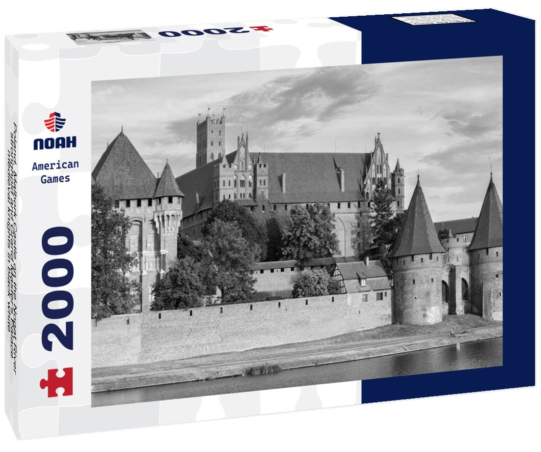 Poland, Malbork Castle on the Nogat River, stronghold and Grand Master's Palace, medieval knights 2000pc PuzzleBlack and White