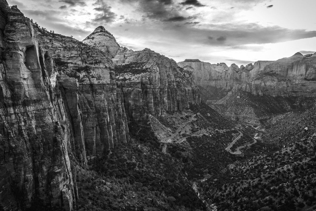 Noah Jigsaw Puzzle Sunset on Canyon Overlook, Zion National Park, Utah in black white 2000 pieces