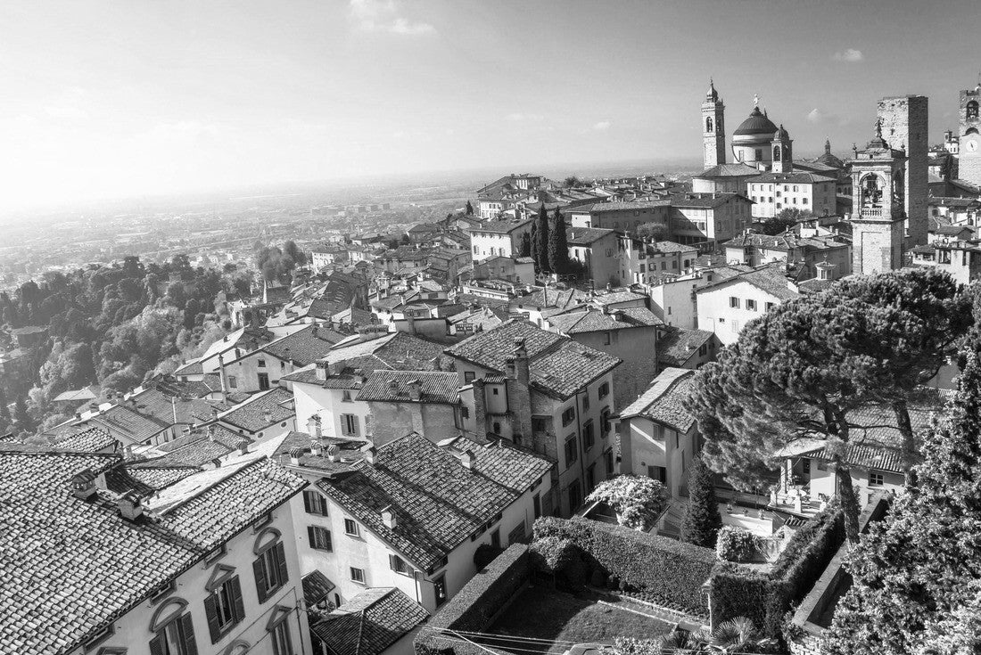 medieval Upper Bergamo - beautiful medieval town in northern Italy 2000pc PuzzleBlack and White