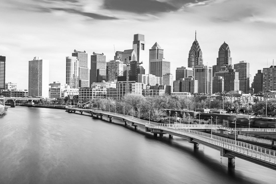 the Philadelphia skyline and Schuylkill River, PA, USA 2000pc PuzzleBlack and White