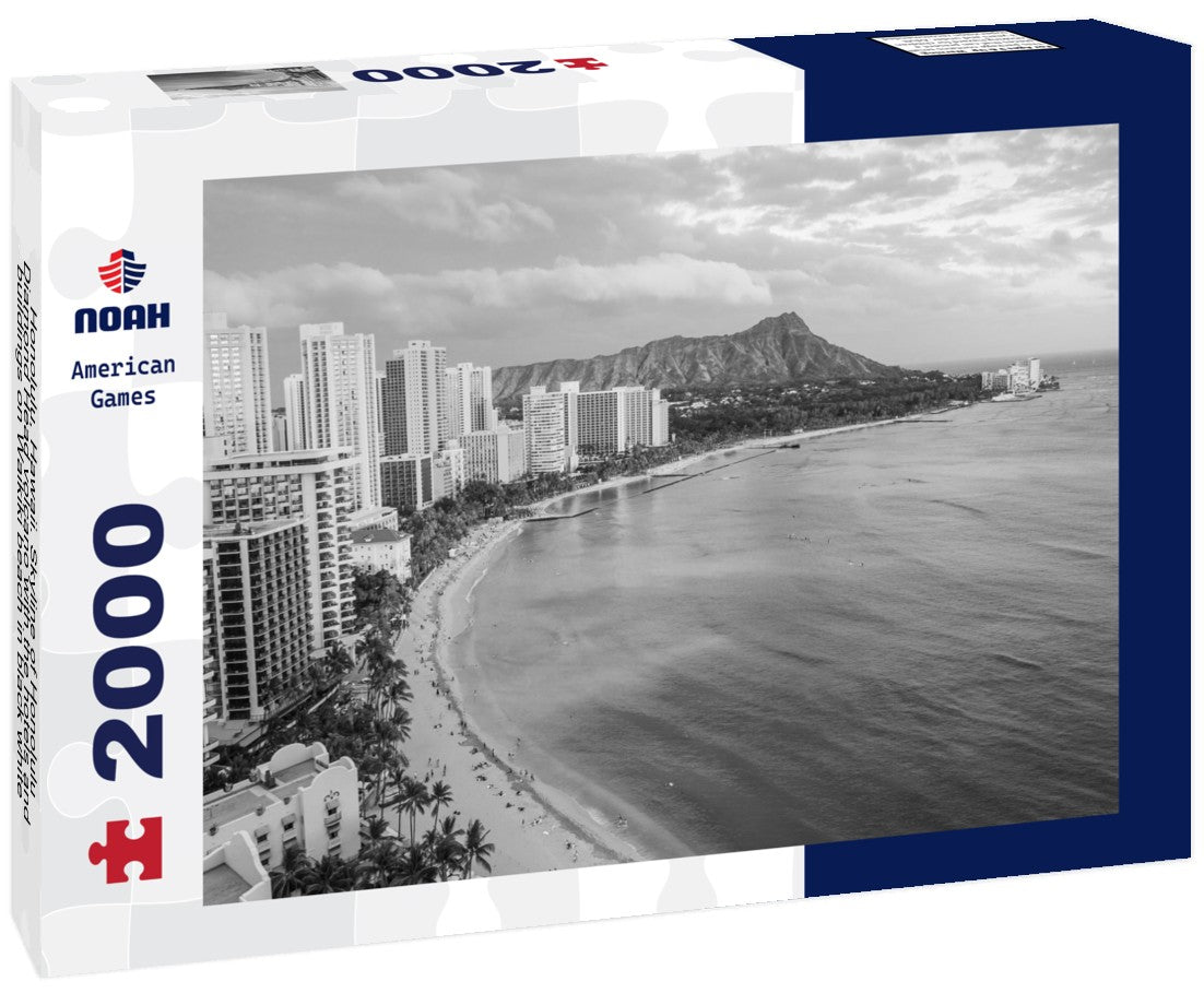 Honolulu, Hawaii. Skyline of Honolulu, Diamond Head volcano with the hotels and buildings on Waikiki beach 2000pc PuzzleBlack and White