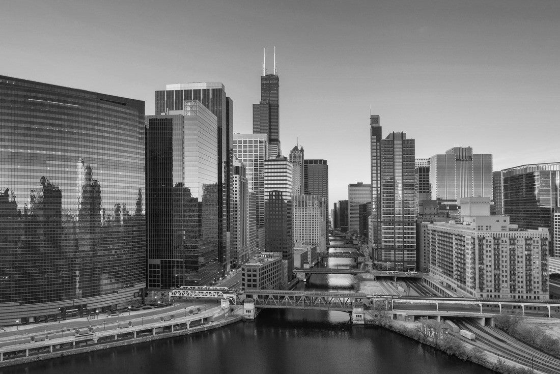 Chicago at dawn. Chicago cityscape at sunrise 2000pc PuzzleBlack and White