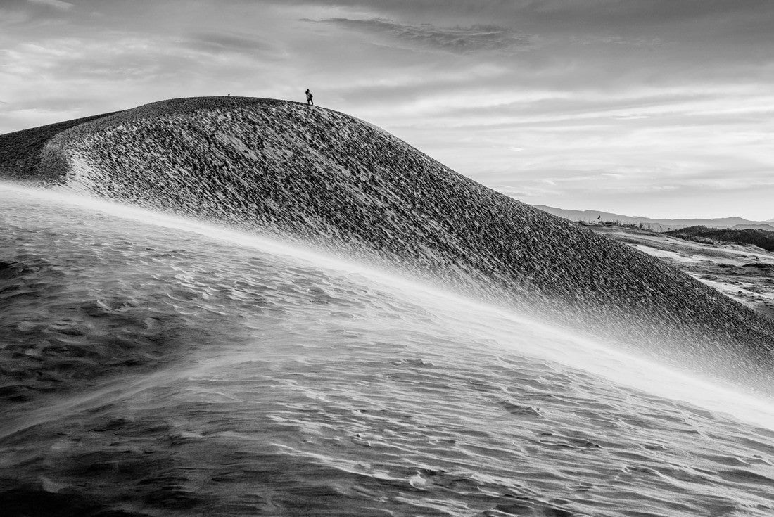 Sand dunes at Tottori, Japan along the Sea of Japan 2000pc PuzzleBlack and White