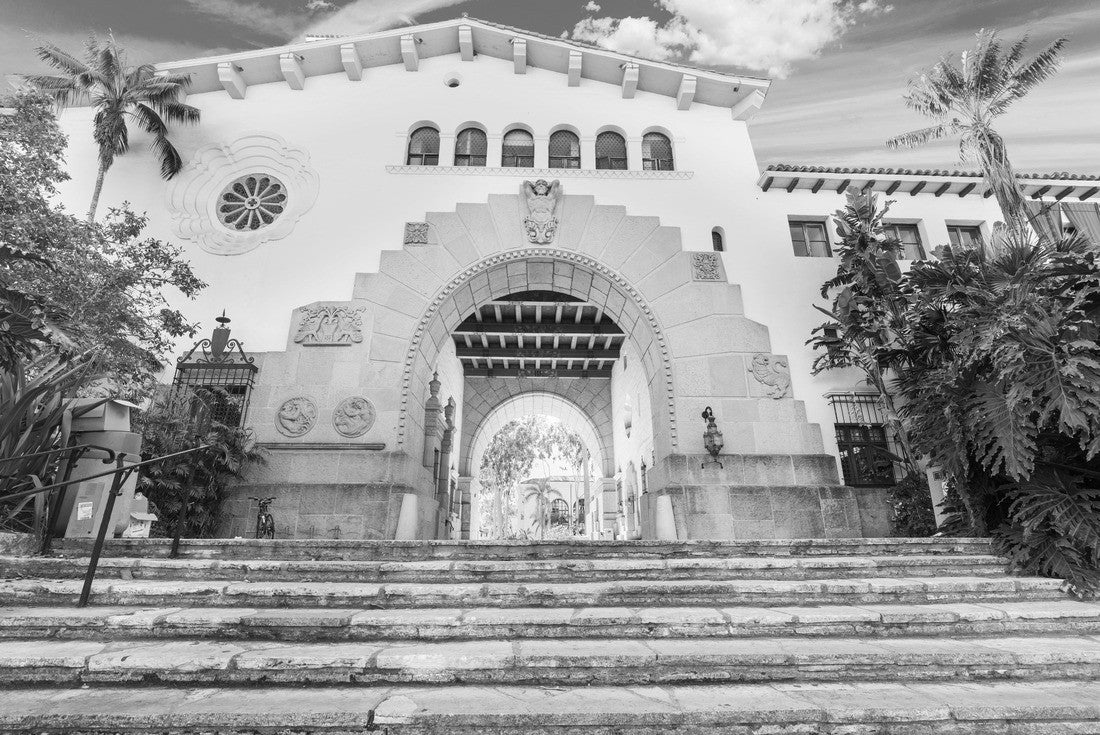 Stairs in Santa Barbara courthouse, California 2000pc PuzzleBlack and White