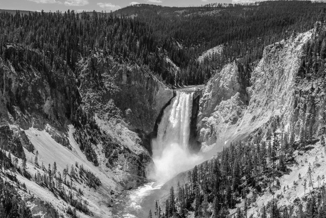 Yellowstone Falls in Yellowstone National Park, Wyoming, USA 2000pc PuzzleBlack and White