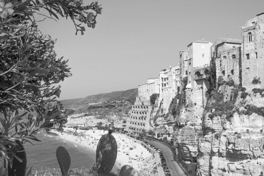 Tropea, Italy, Calabria, the houses are built on a high rock above the sea 2000pc PuzzleBlack and White