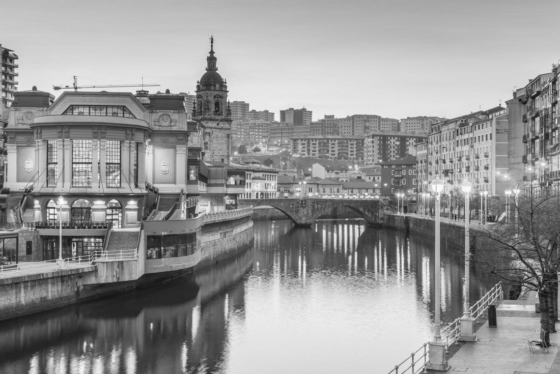 sunrise at ribera foodmarket in Bilbao, Spain 2000pc PuzzleBlack and White