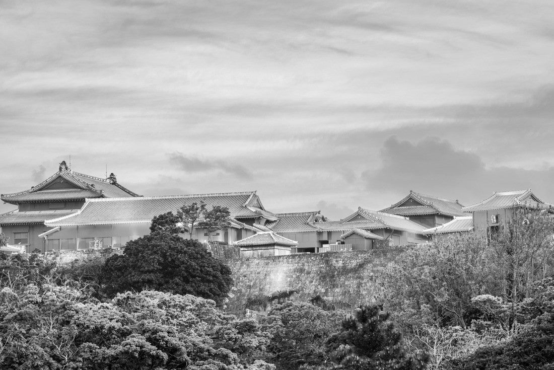 Shuri Castle in Naha, Okinawa, Japan at dusk 2000pc PuzzleBlack and White