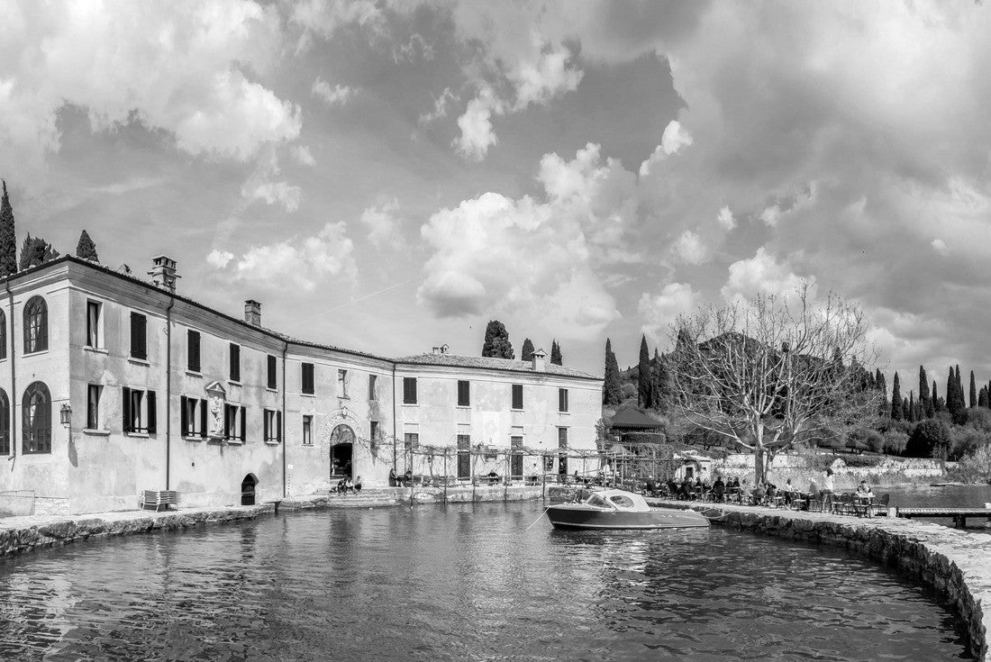 Noah Jigsaw Puzzle Punta San Vigilio, Garda Lake in black white 2000 pieces