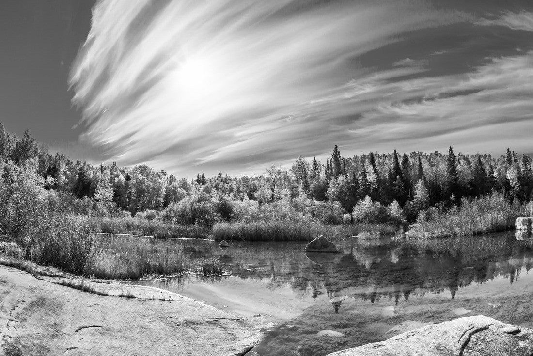 Manitoba, Canada. Incredible cirrus clouds over the Winnipeg. Old Pinawa Dam Park 2000pc PuzzleBlack and White