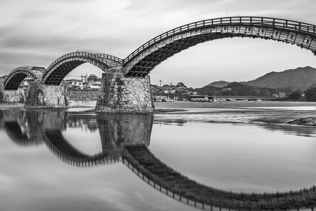 Iwakuni, Japan at Kintaikyo Bridge at dusk 2000pc PuzzleBlack and White