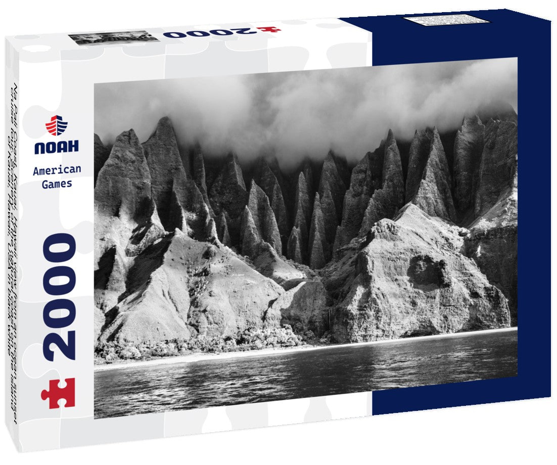 Na Pali Coast, Kauai, Hawaii view from an ocean sunset cruise tour. Scenery of the natural coast on the island of Kauai, Hawaii, USA 2000pc PuzzleBlack and White