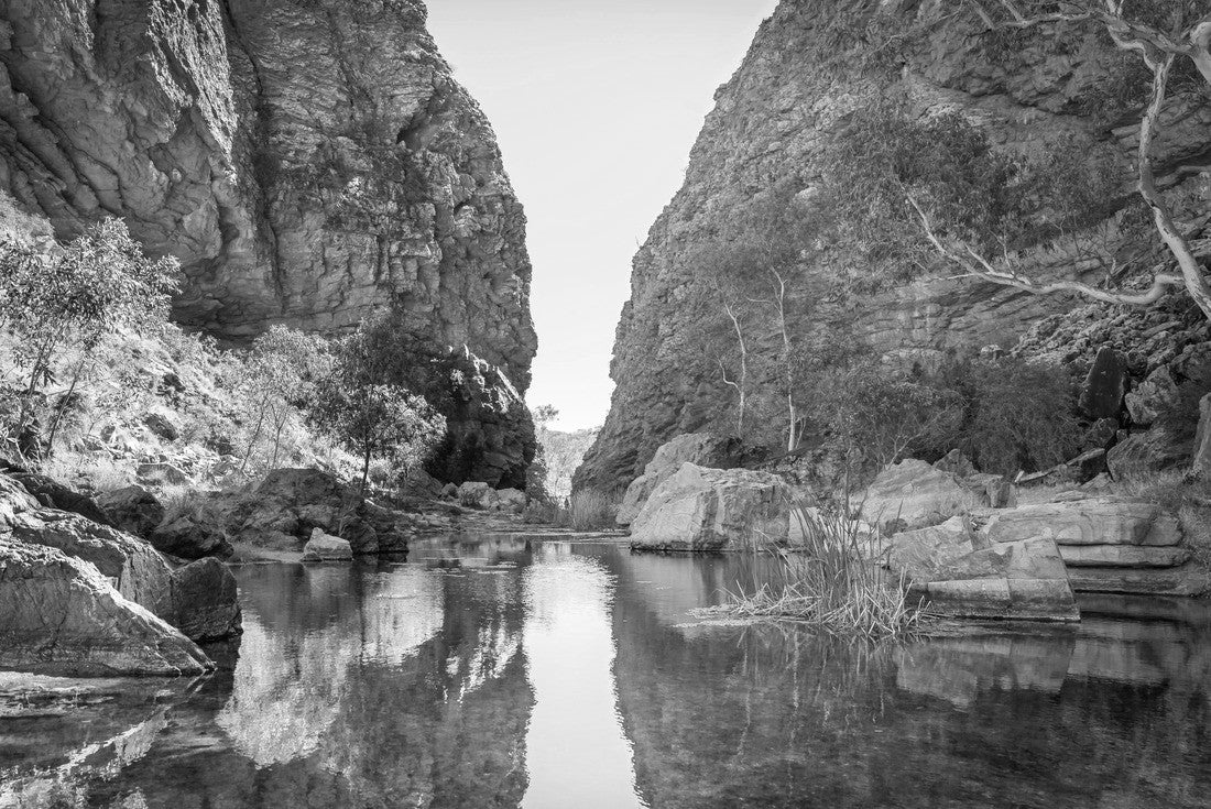 Simpson Gap, 22 km west of Alice Springs, Northern Territory, Australia 2000pc PuzzleBlack and White