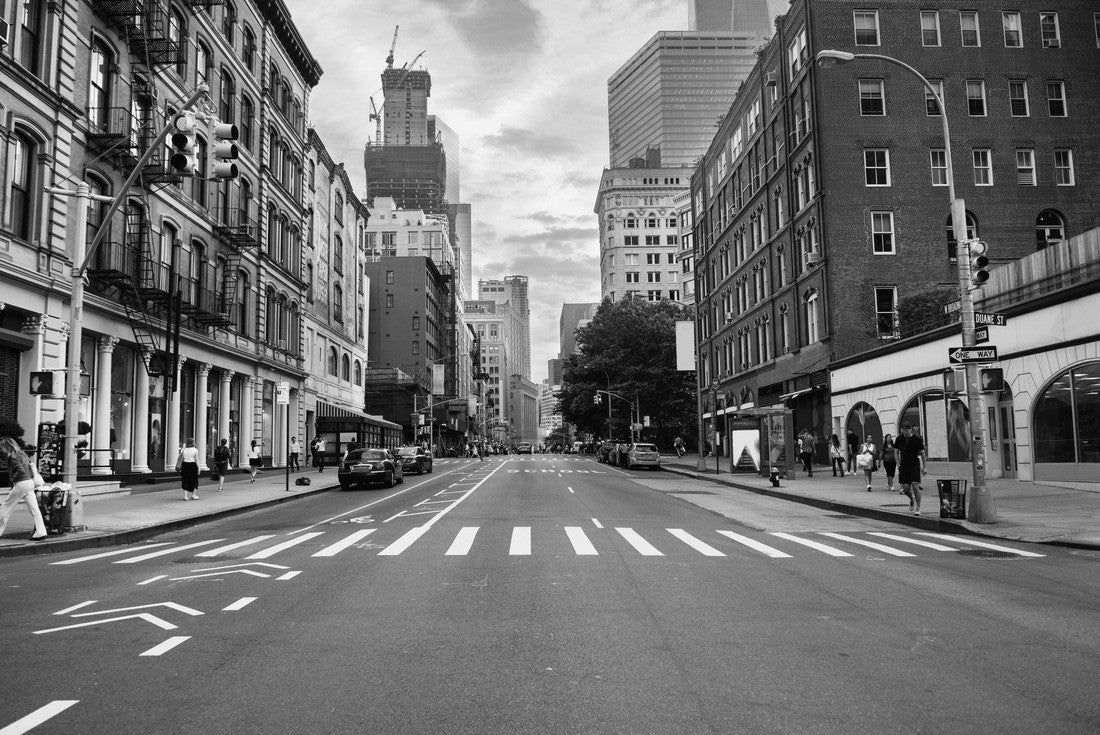 New York City street in Manhattan in summer. Urban Big City Life concept background 2000pc PuzzleBlack and White