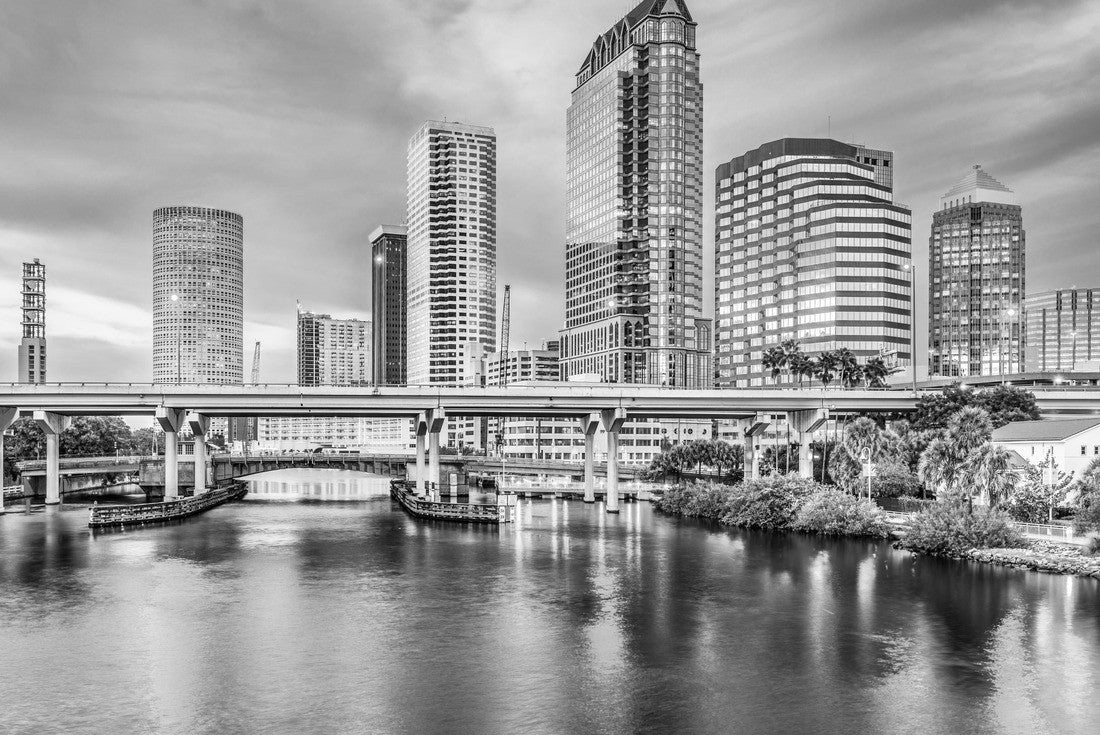 Tampa, Florida, USA Downtown Skyline on the Hillsborough River 2000pc PuzzleBlack and White