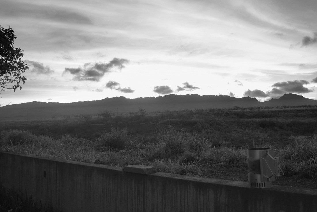 Sunset in Waipahu, Oahu 2000pc PuzzleBlack and White