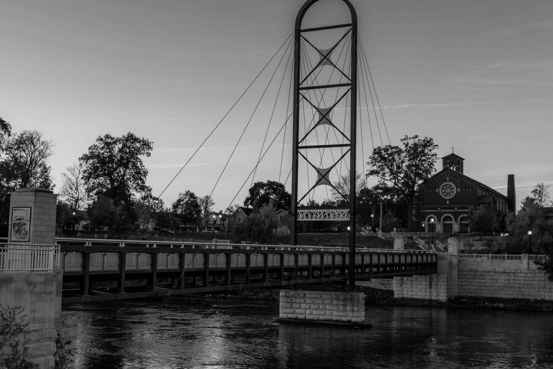 Sunset along the Mishawaka River Walk 2000pc PuzzleBlack and White