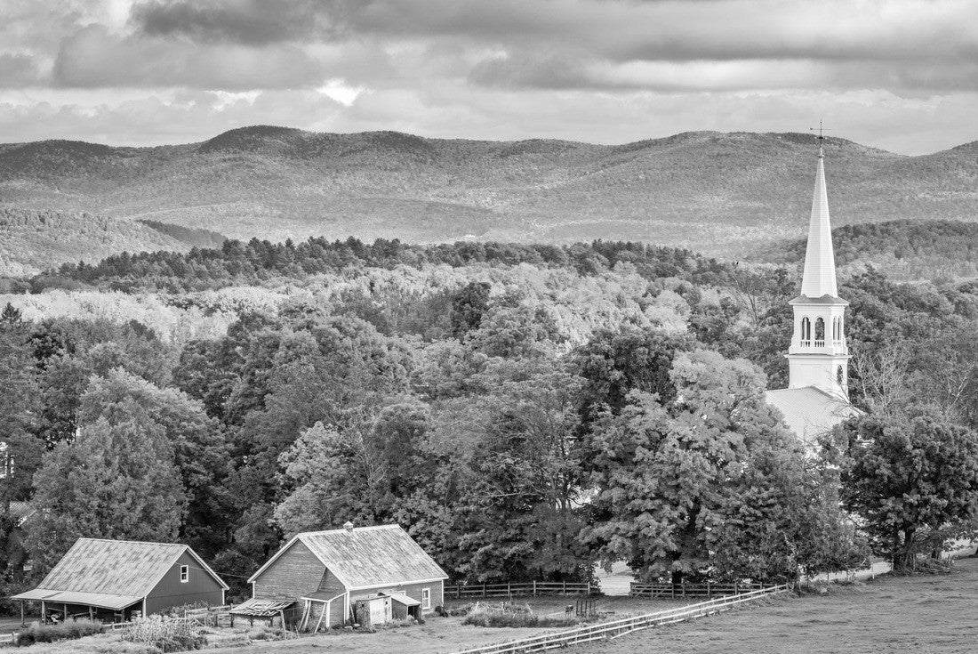Peacham, Vermont, USA rural autumn scene 2000pc PuzzleBlack and White