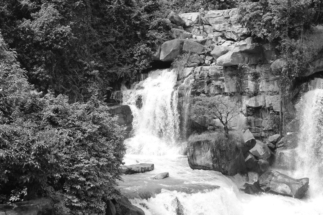 Waterfall in Zongo. Democratic Republic of Congo 2000pc PuzzleBlack and White