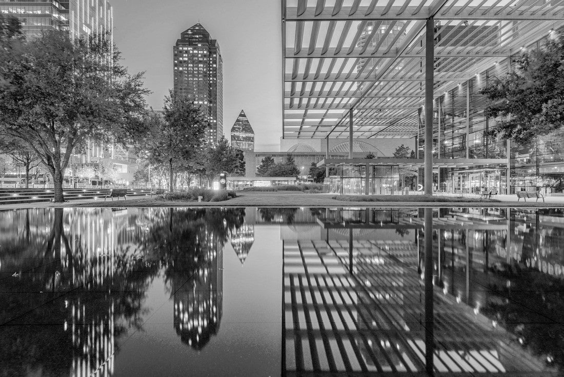 Downtown Dallas, Texas, USA cityscape at dusk 2000pc PuzzleBlack and White